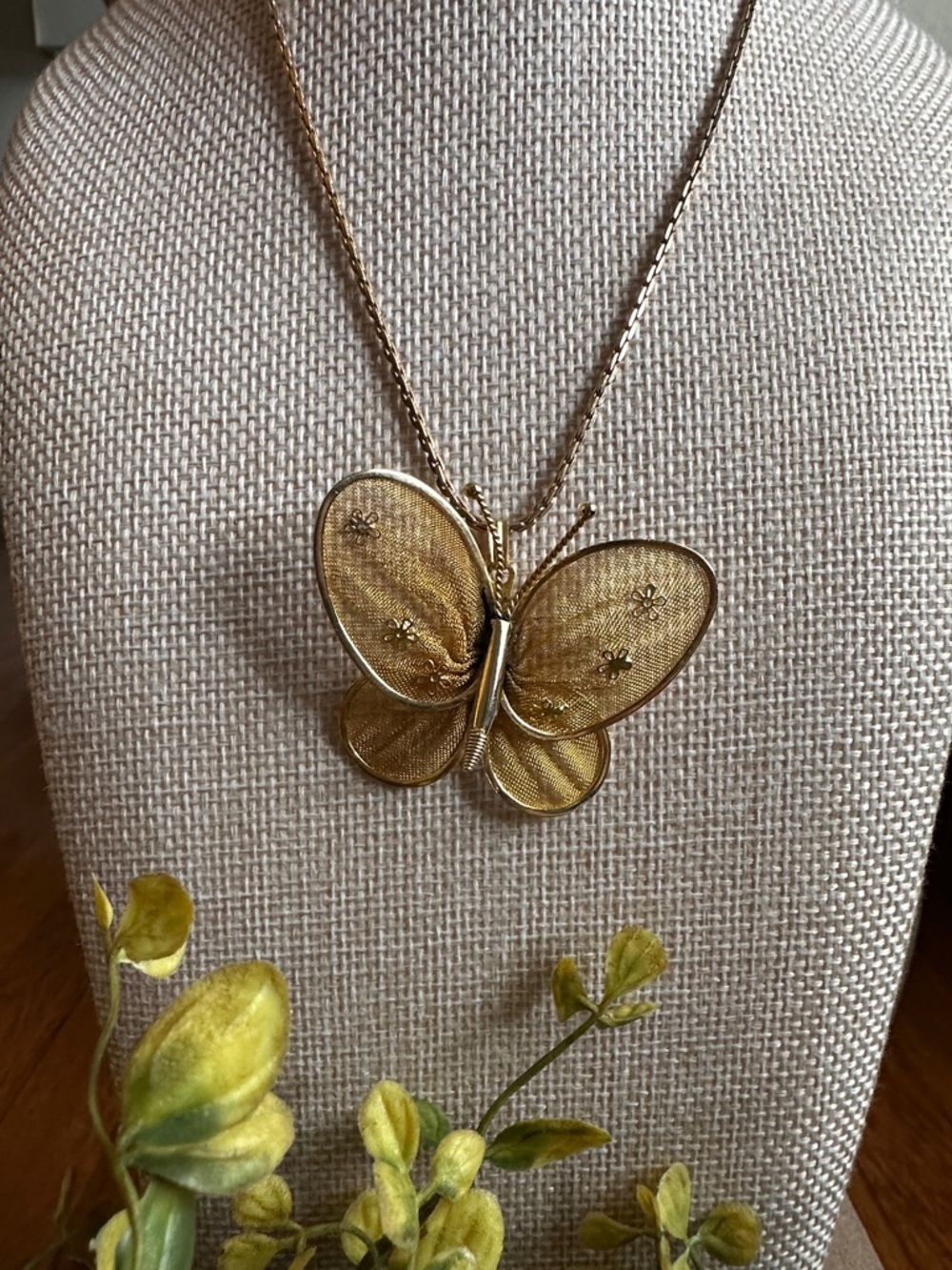 1970s Gold tone Butterfly Pendant Necklace